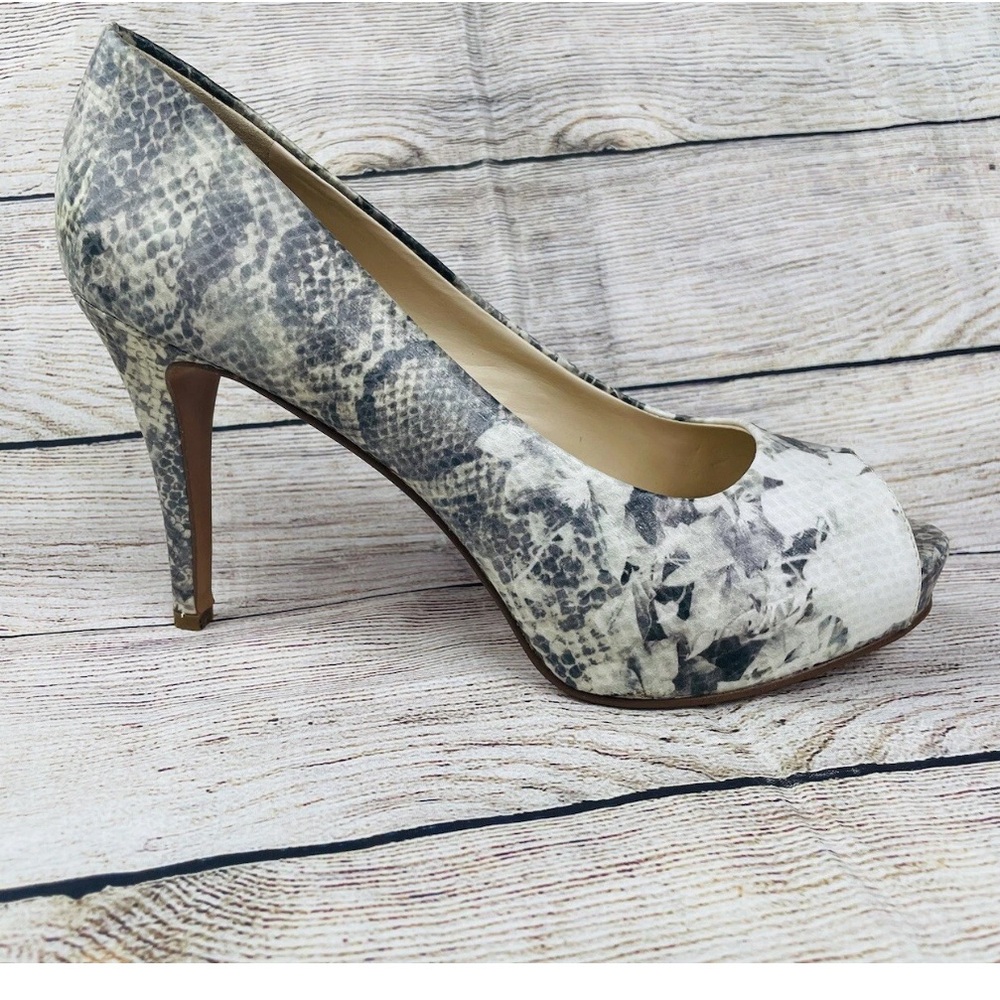 Nine West Sz 9.5M Grey/Tan Camya Platform Stiletto 4” Pumps Peep Toe Heels